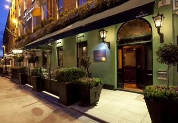 Harcourt Hotel in Dublin Ticketseller (Ξενοδοχείο harcourt στο Δουβλίνο)